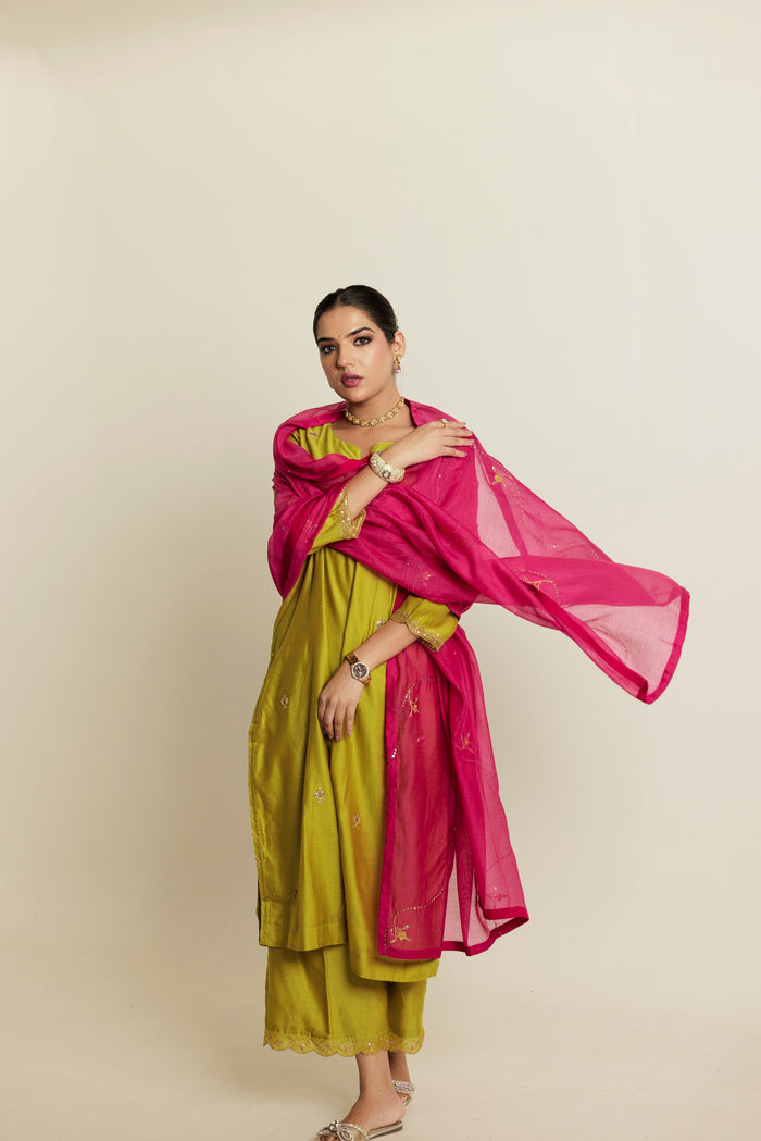 Green Hand Embroidered Aari-Zardozi Chanderi Kurta Set