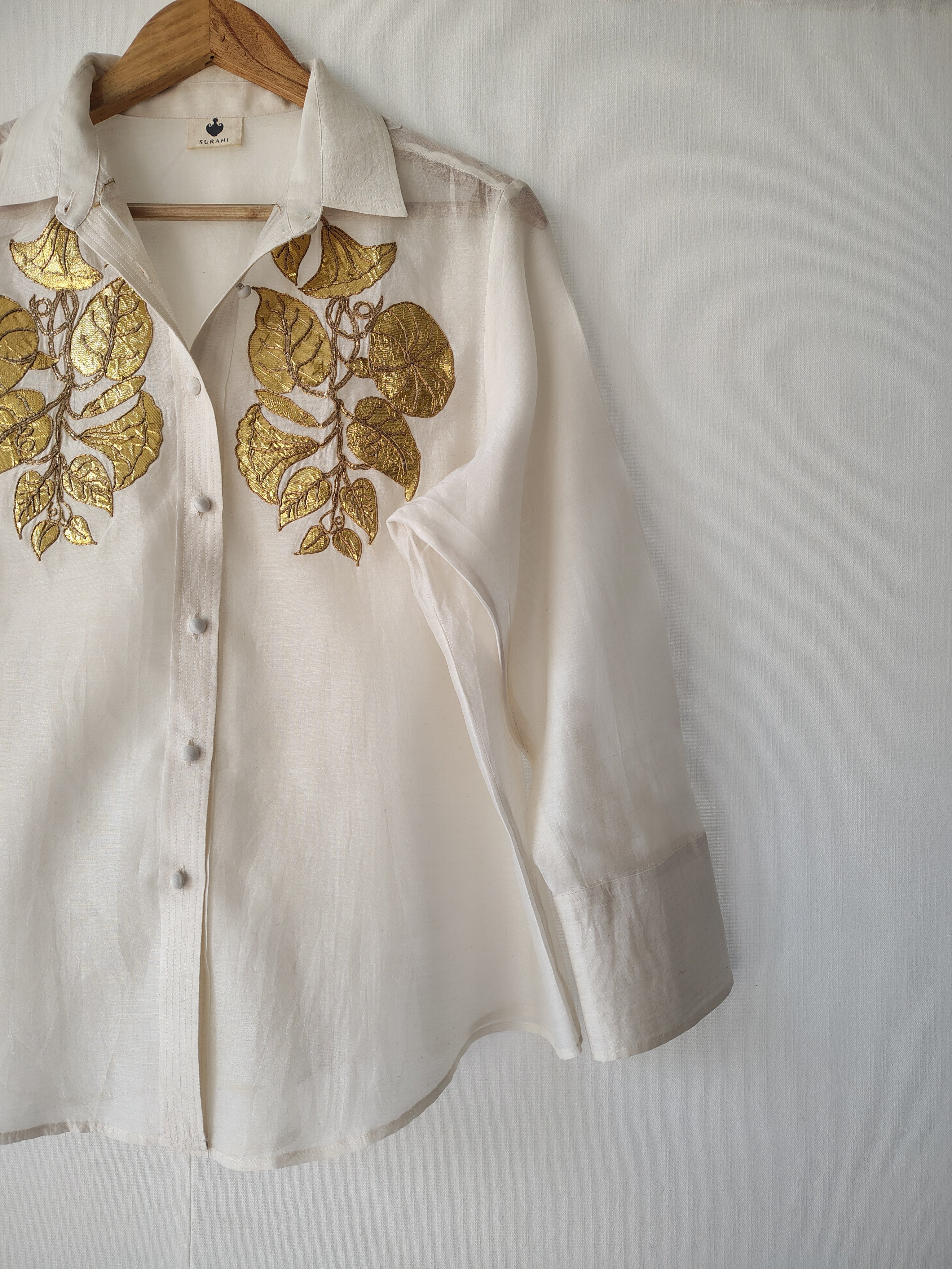 Retro Gota Shirt Golden