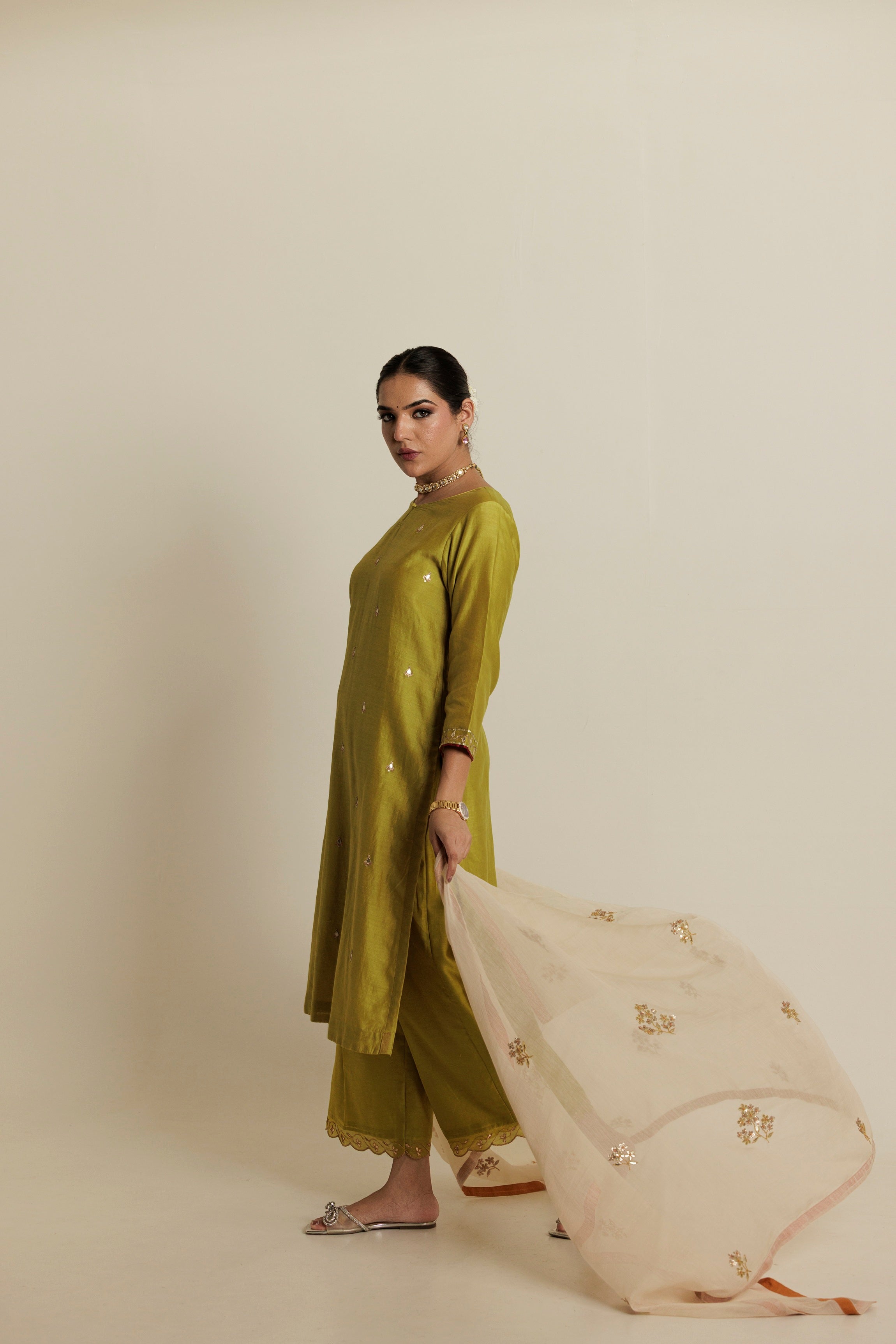 JAMINI Embroidered Kurta Set