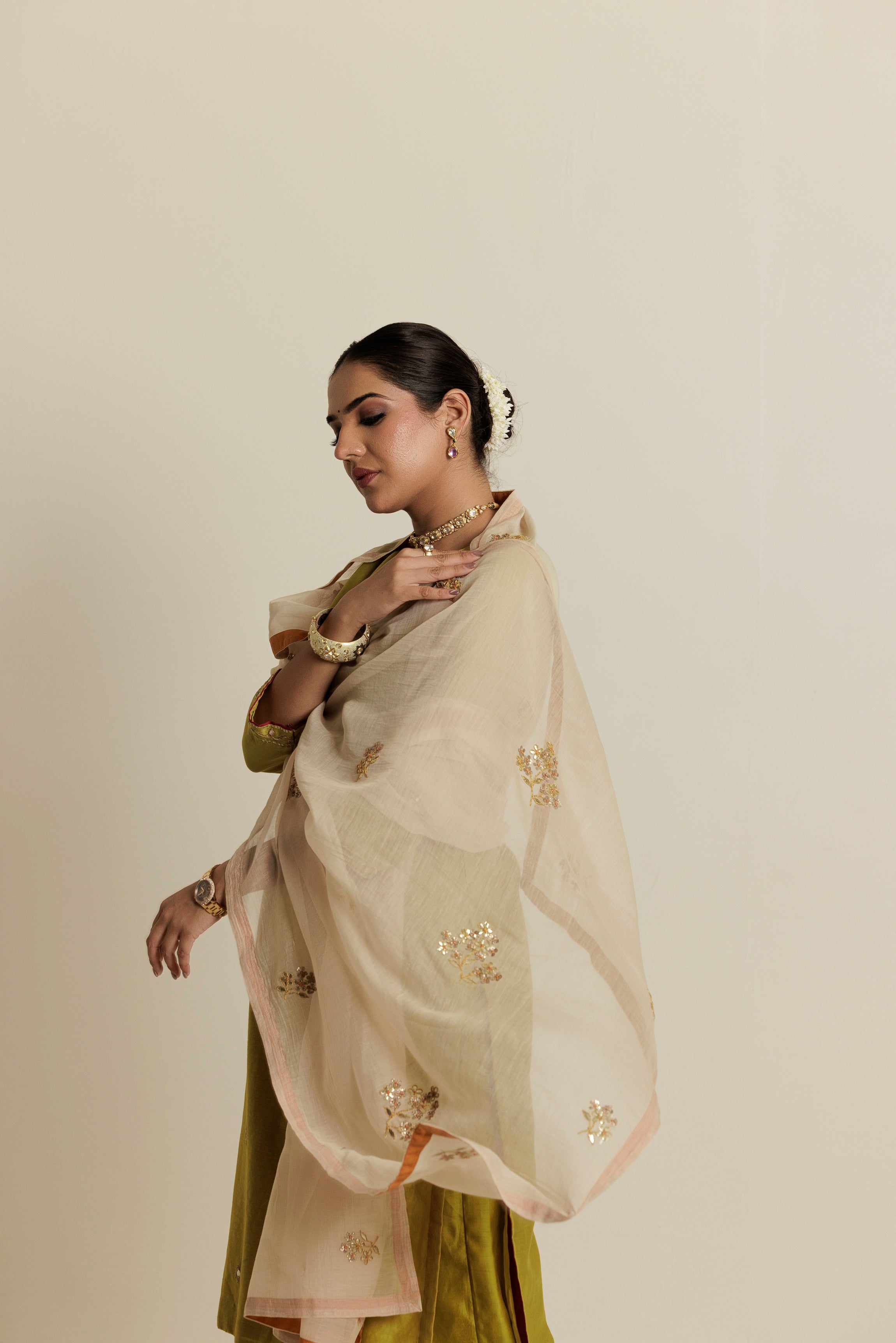 JAMINI Embroidered Kurta Set