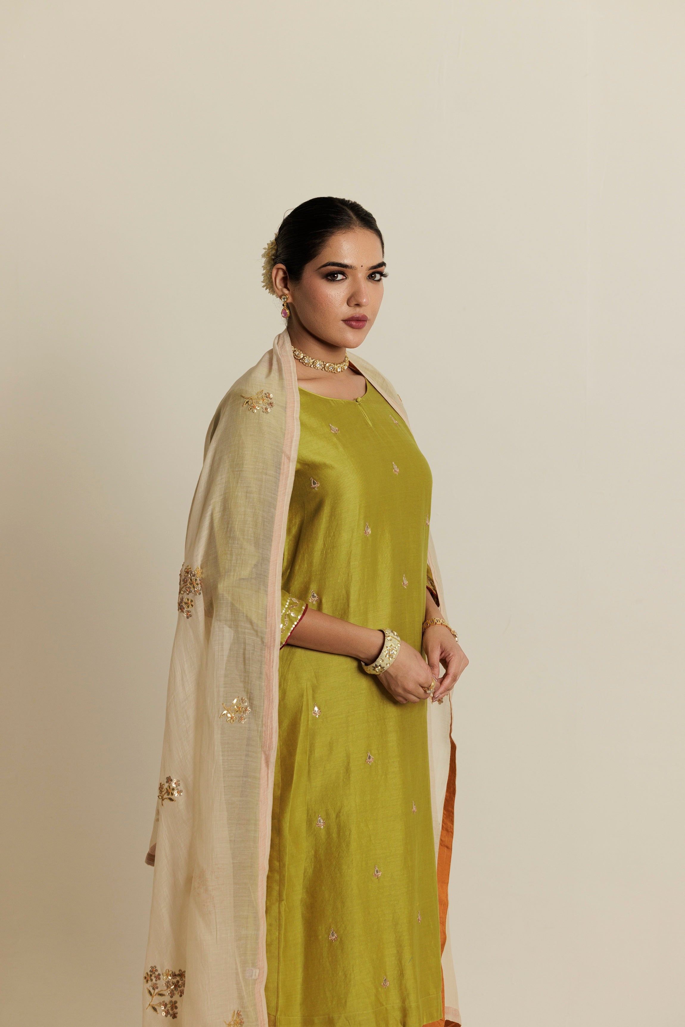 JAMINI Embroidered Kurta Set