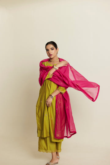 Green Hand Embroidered Aari-Zardozi Chanderi Kurta Set